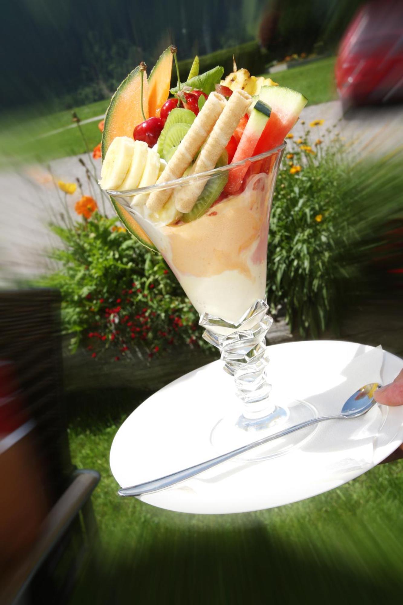 Restaurant Gaestehaus Wiesenheim Uderns Luaran gambar