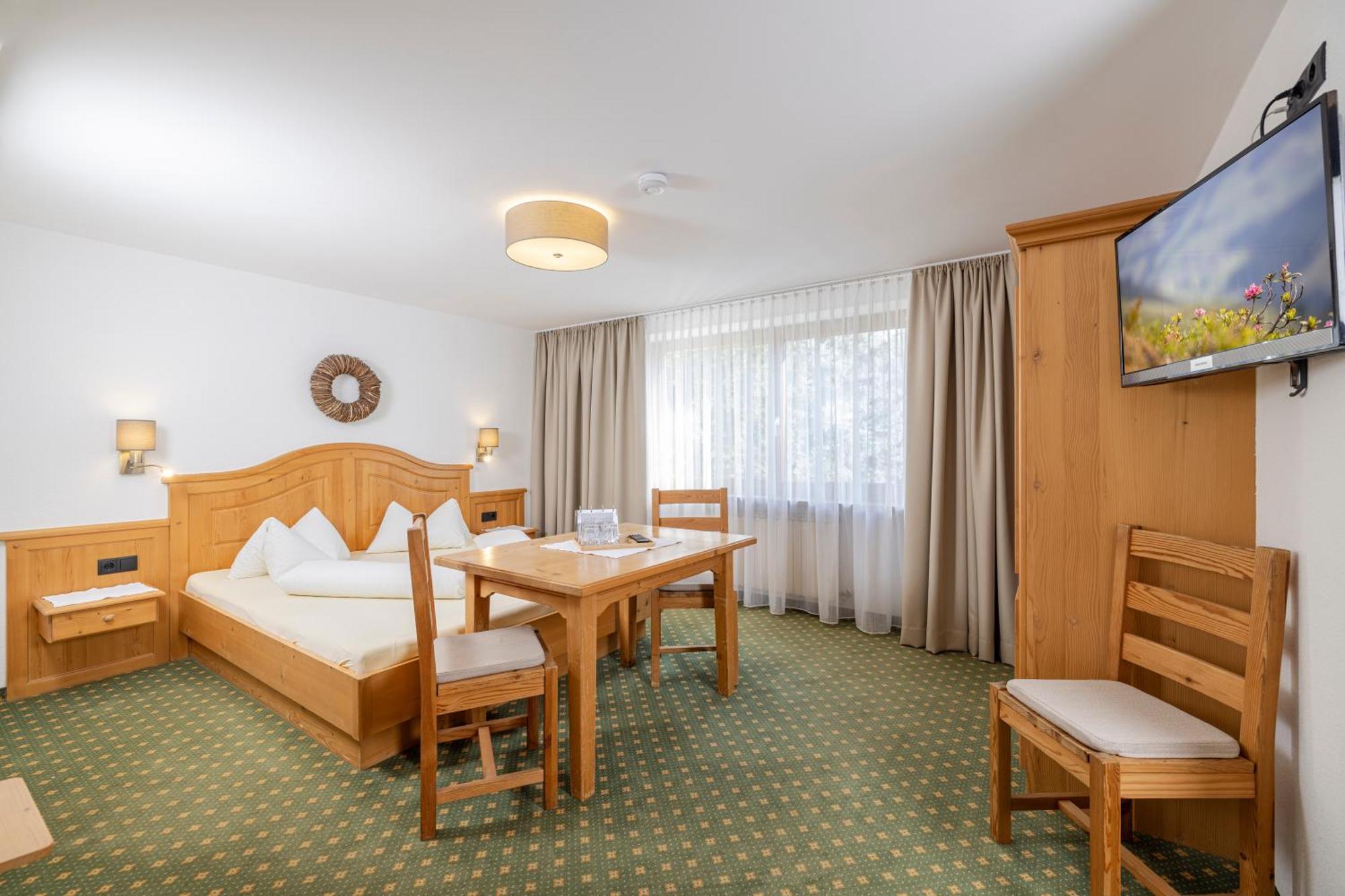 Restaurant Gaestehaus Wiesenheim Uderns Luaran gambar