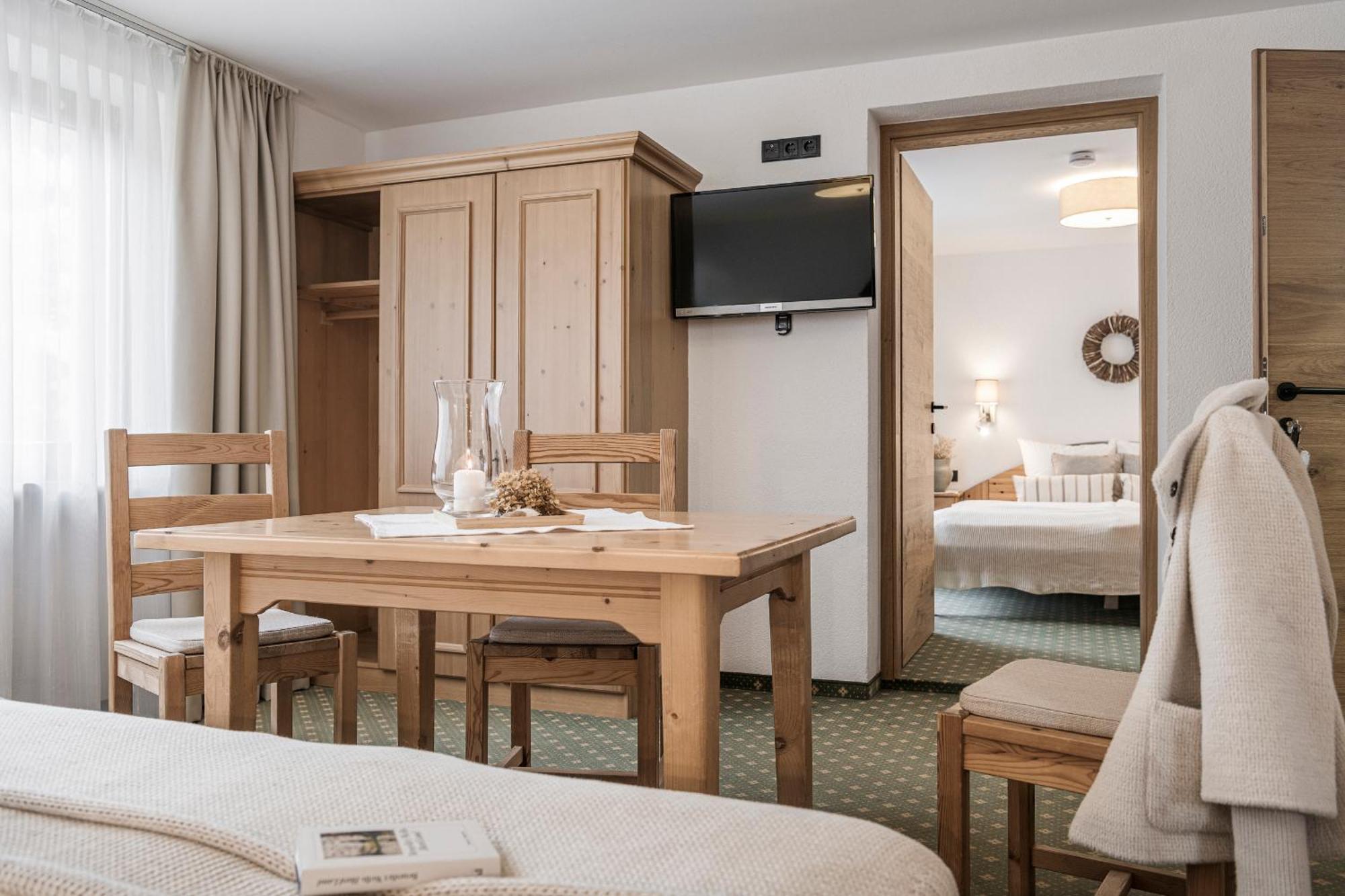 Restaurant Gaestehaus Wiesenheim Uderns Luaran gambar